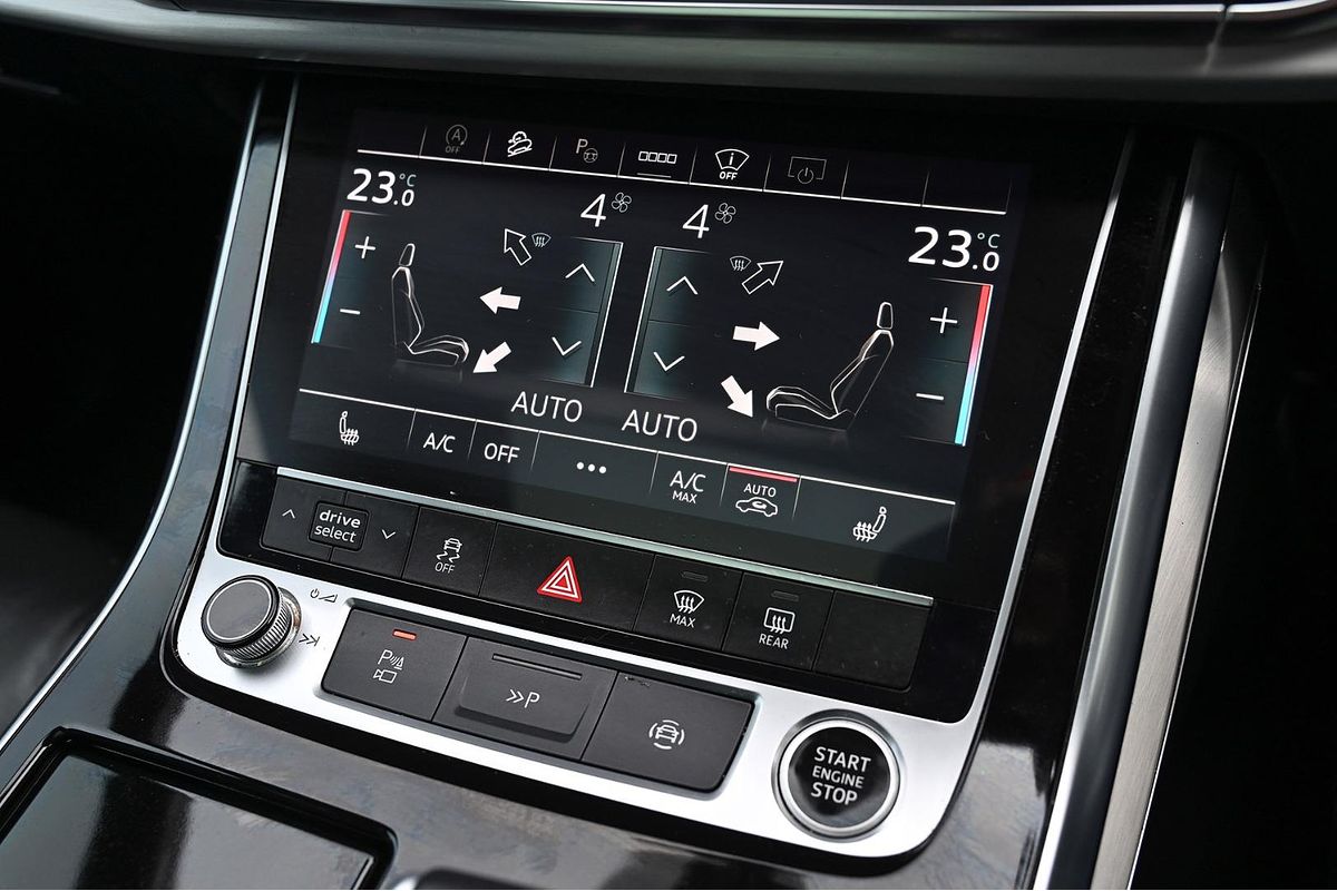 2023 Audi Q7 50 TDI S line 4M