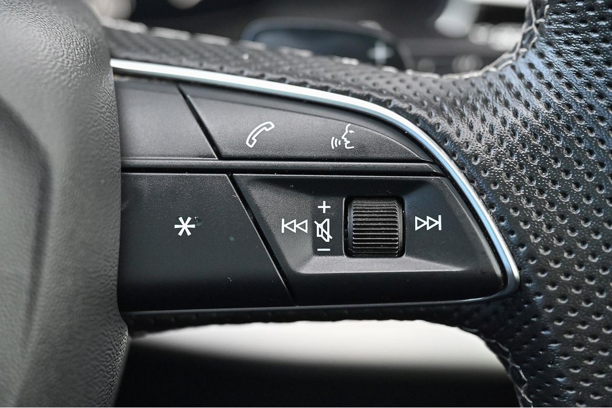 2023 Audi Q7 50 TDI S line 4M