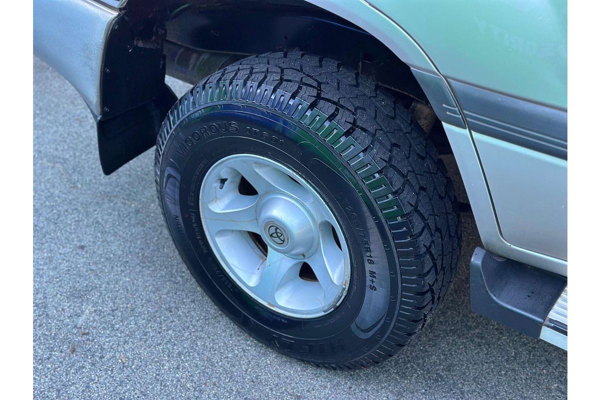 2001 Toyota Landcruiser GXL FZJ105R
