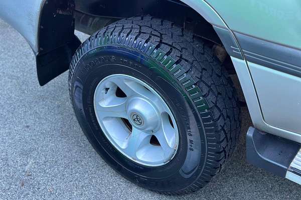 2001 Toyota Landcruiser GXL FZJ105R