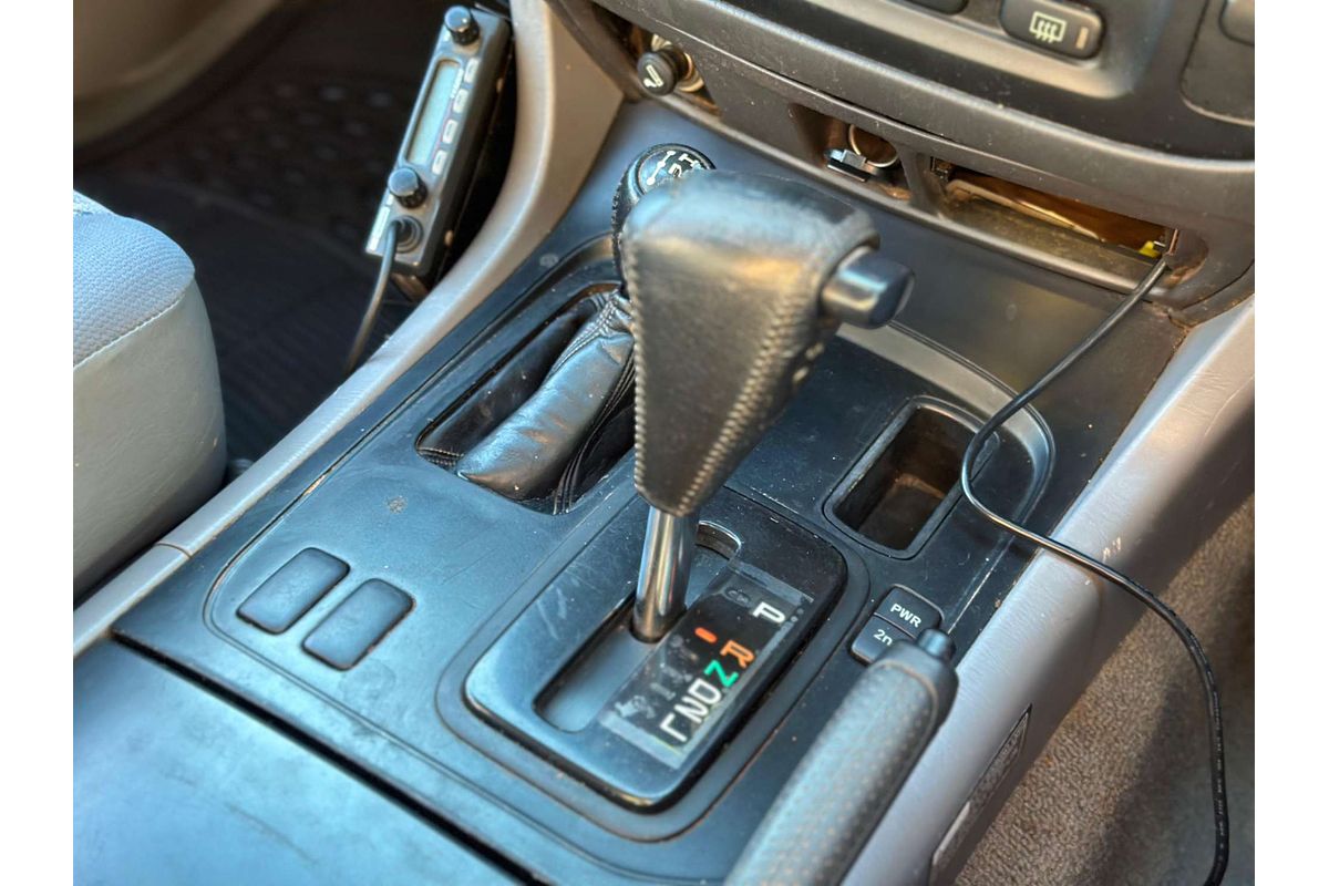 2001 Toyota Landcruiser GXL FZJ105R