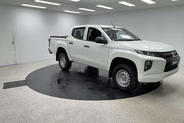 2019 Mitsubishi Triton GLX MR 4X4