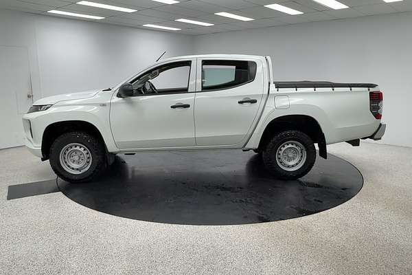 2019 Mitsubishi Triton GLX MR 4X4