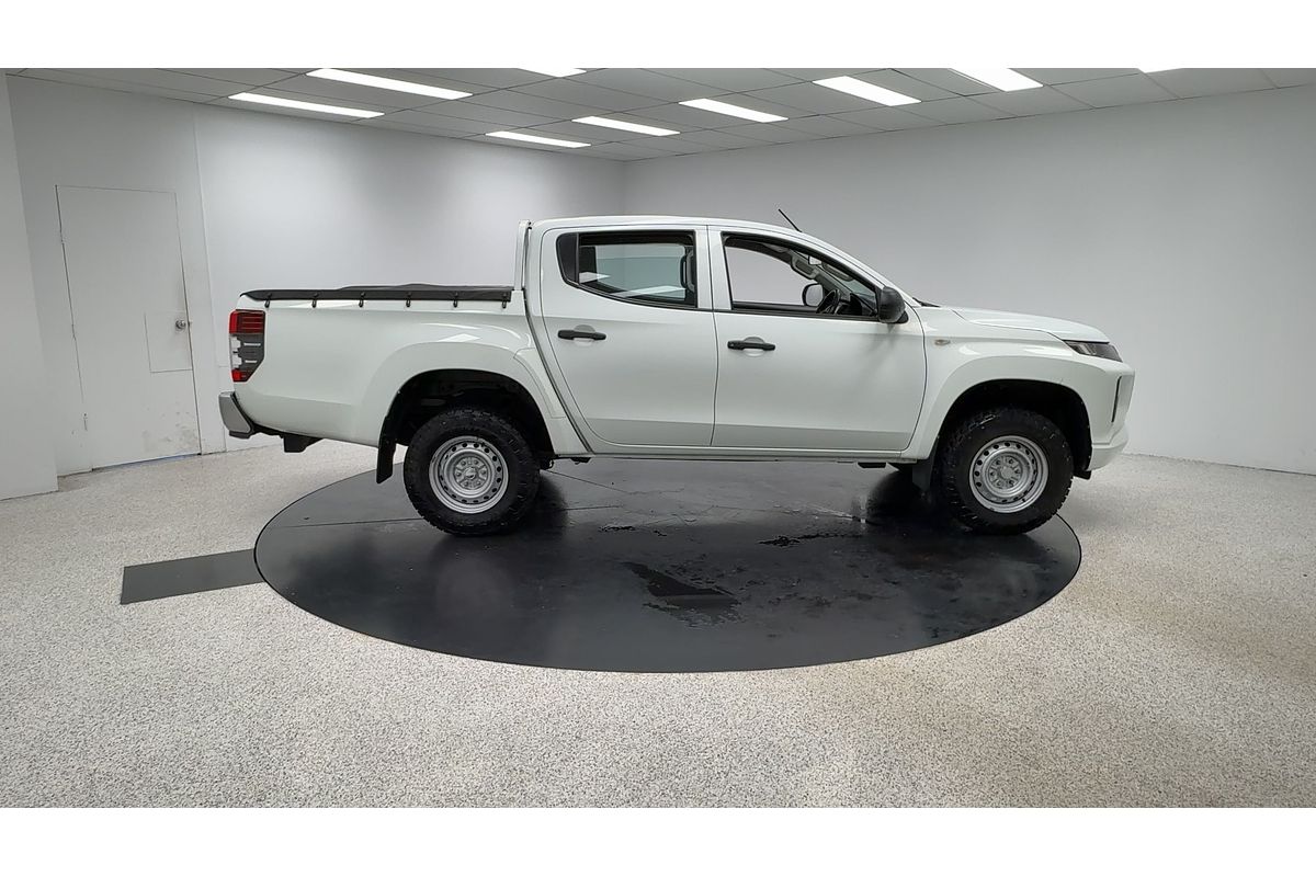 2019 Mitsubishi Triton GLX MR 4X4