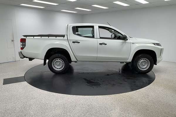 2019 Mitsubishi Triton GLX MR 4X4