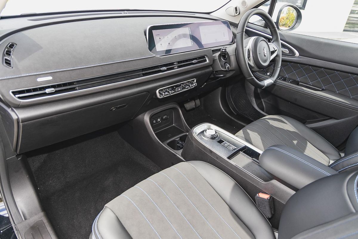 2025 GWM Ora Standard Range ES11
