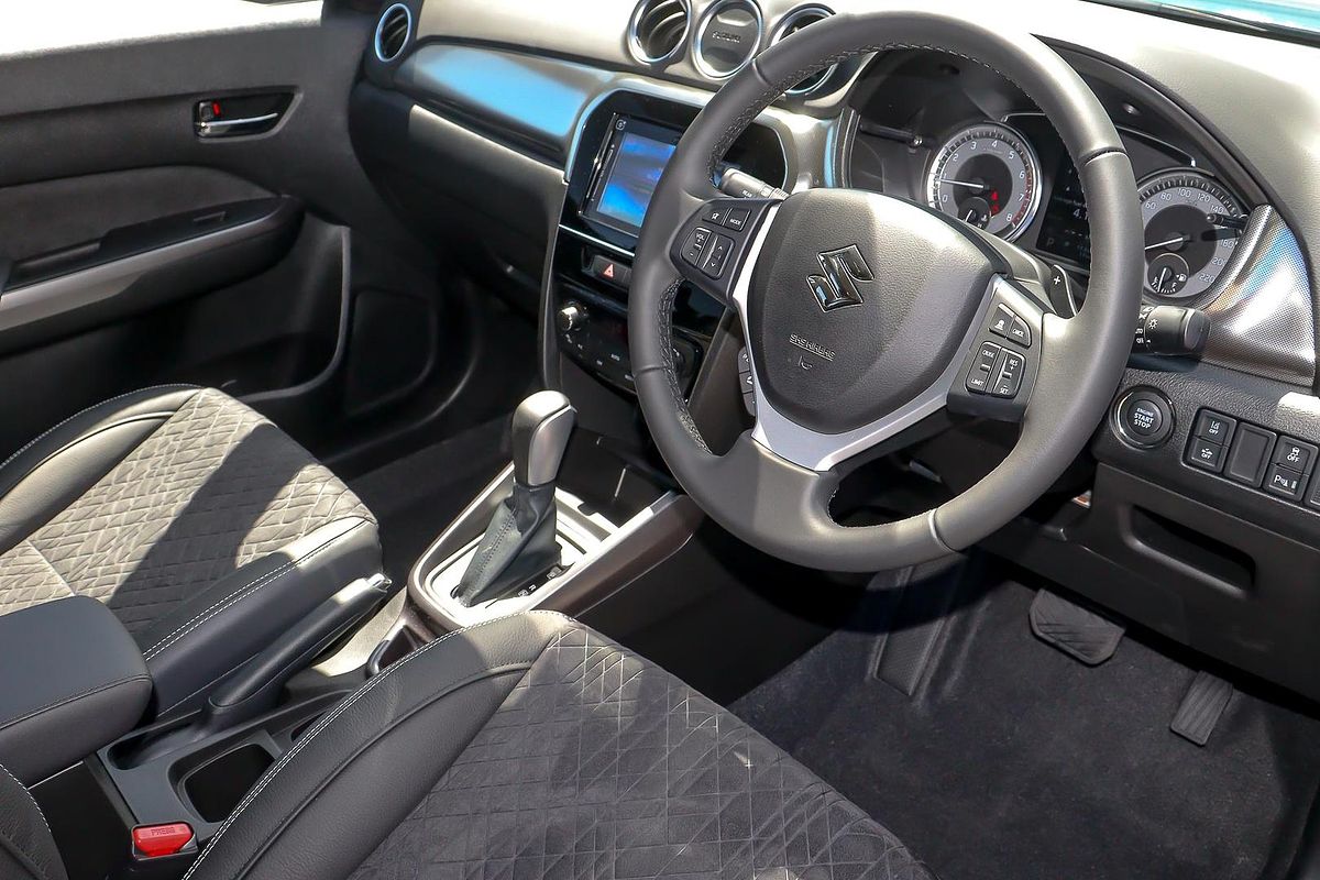 2024 Suzuki Vitara Turbo Shadow LY Series II