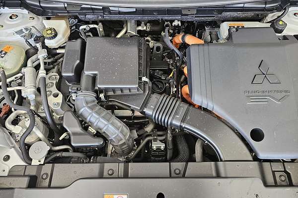 2023 Mitsubishi Outlander PHEV Exceed Tourer ZM