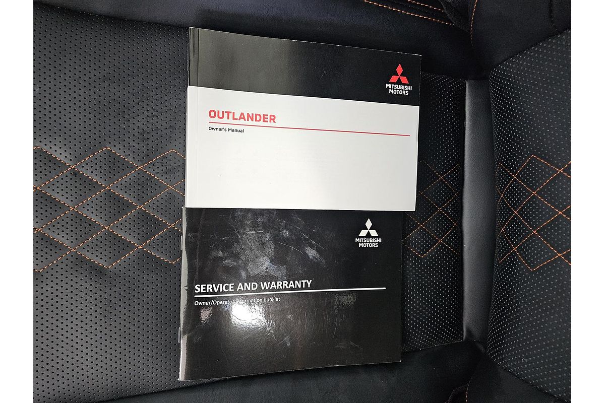 2023 Mitsubishi Outlander PHEV Exceed Tourer ZM