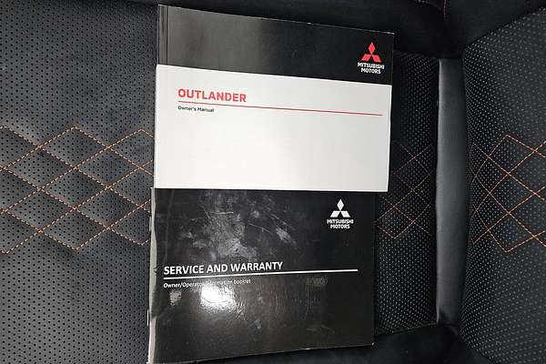 2023 Mitsubishi Outlander PHEV Exceed Tourer ZM