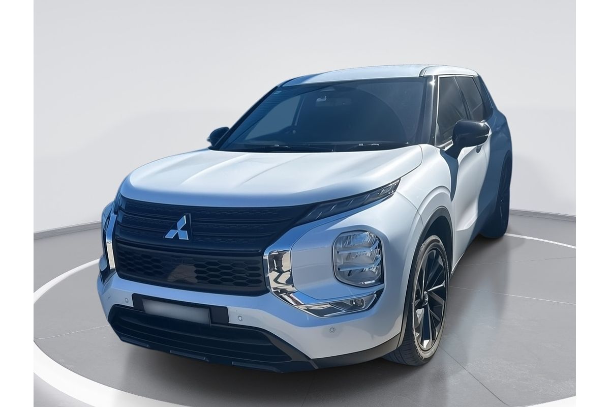2023 Mitsubishi Outlander LS Black Edition ZM