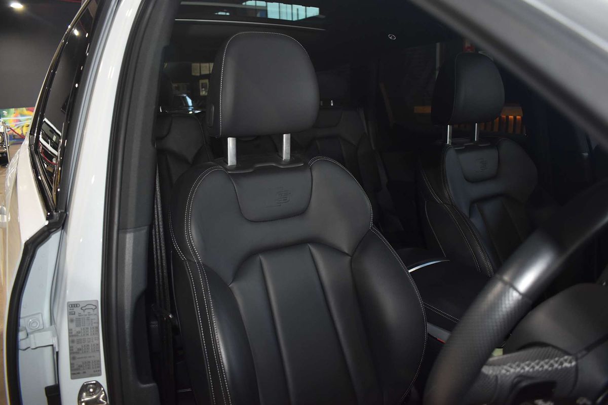 2020 Audi Q7 50 TDI S line 4M
