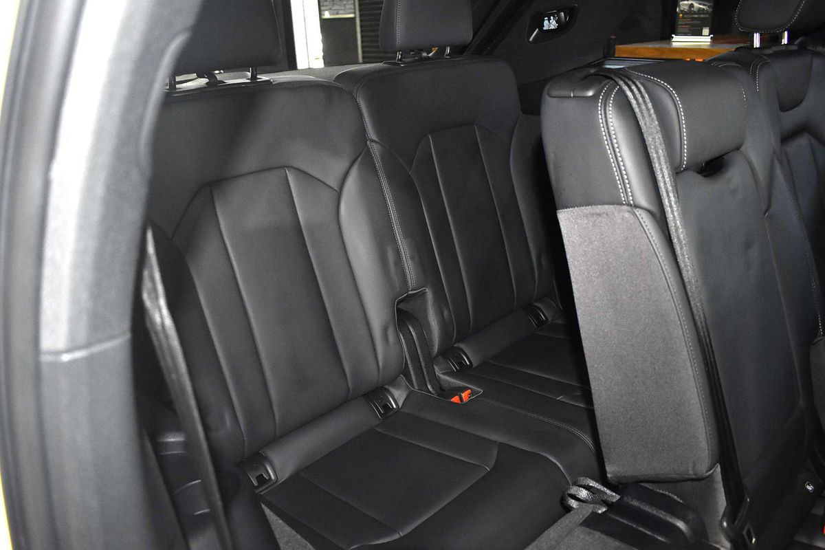 2020 Audi Q7 50 TDI S line 4M