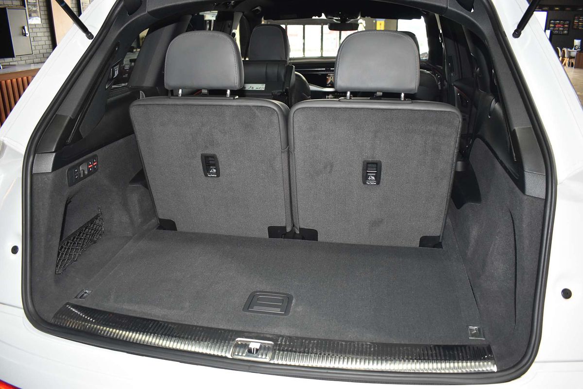 2020 Audi Q7 50 TDI S line 4M