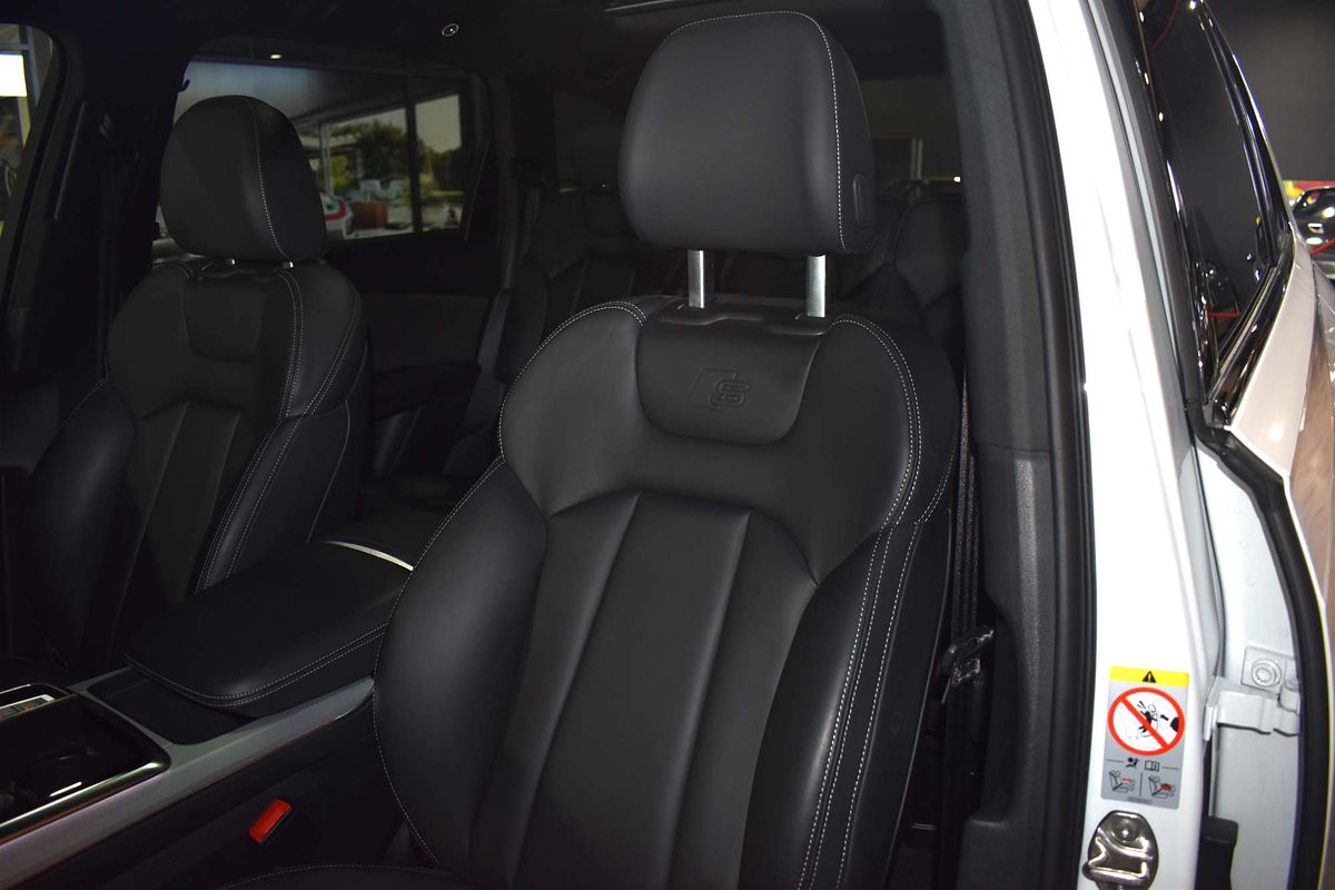 2020 Audi Q7 50 TDI S line 4M