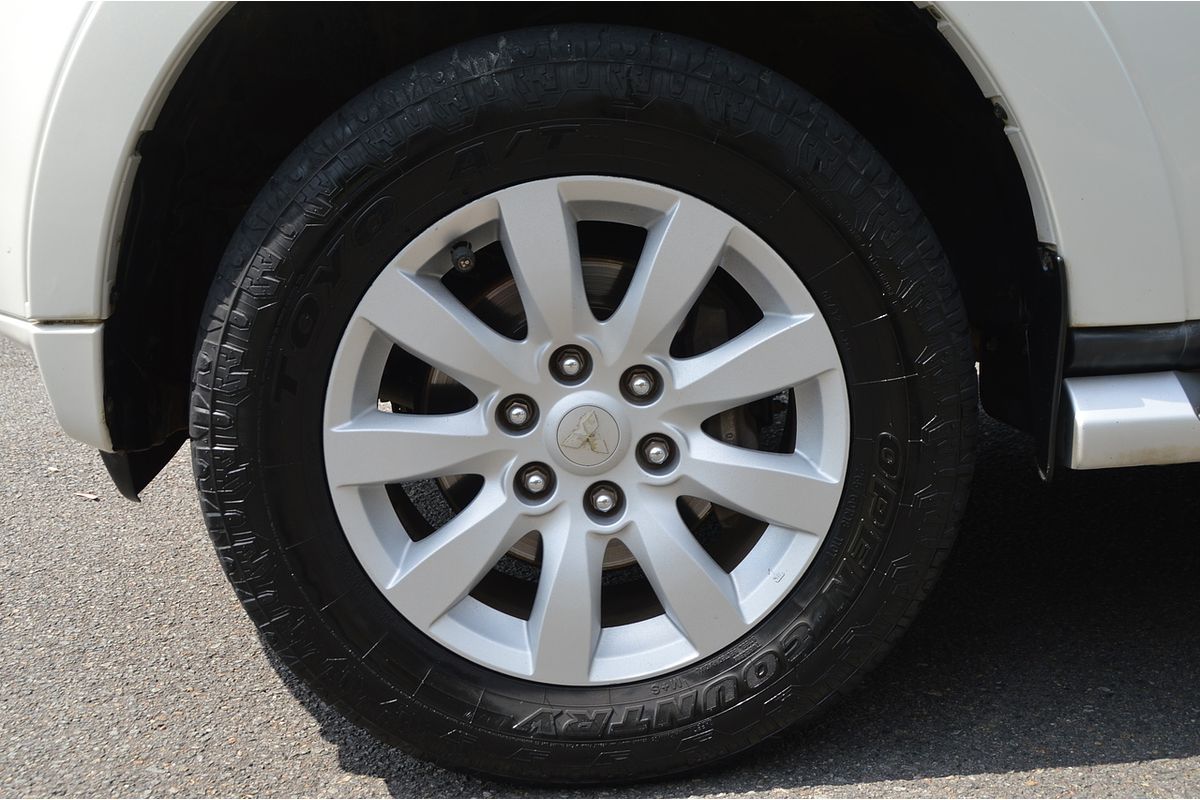 2010 Mitsubishi Pajero Exceed NT