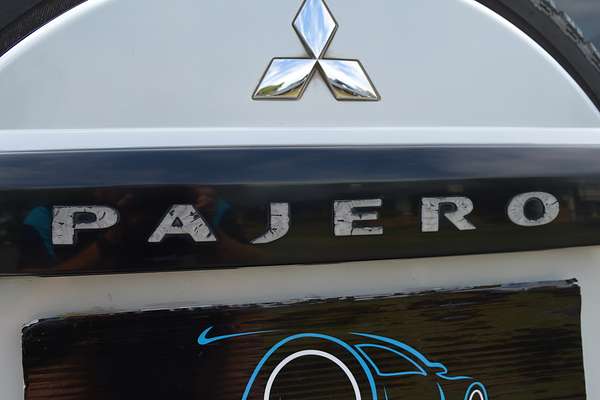 2010 Mitsubishi Pajero Exceed NT