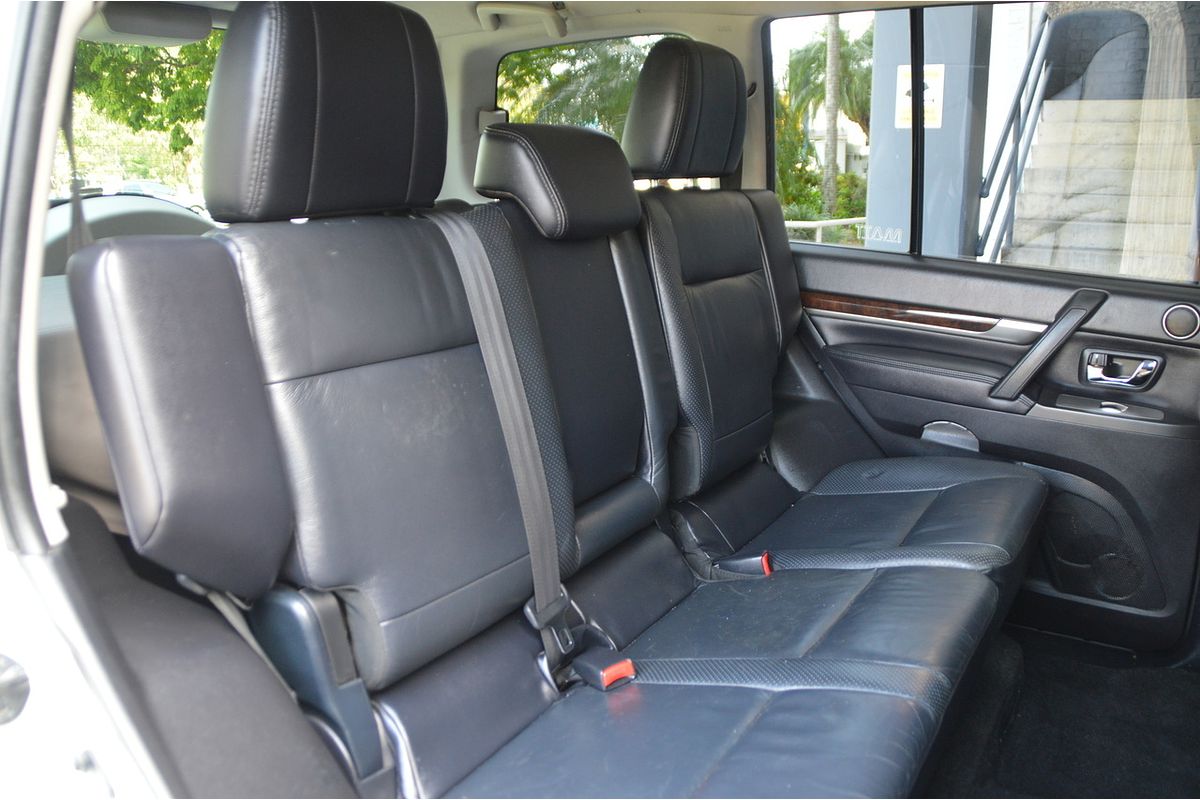 2010 Mitsubishi Pajero Exceed NT
