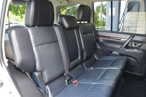 2010 Mitsubishi Pajero Exceed NT