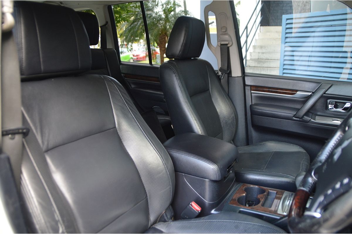 2010 Mitsubishi Pajero Exceed NT