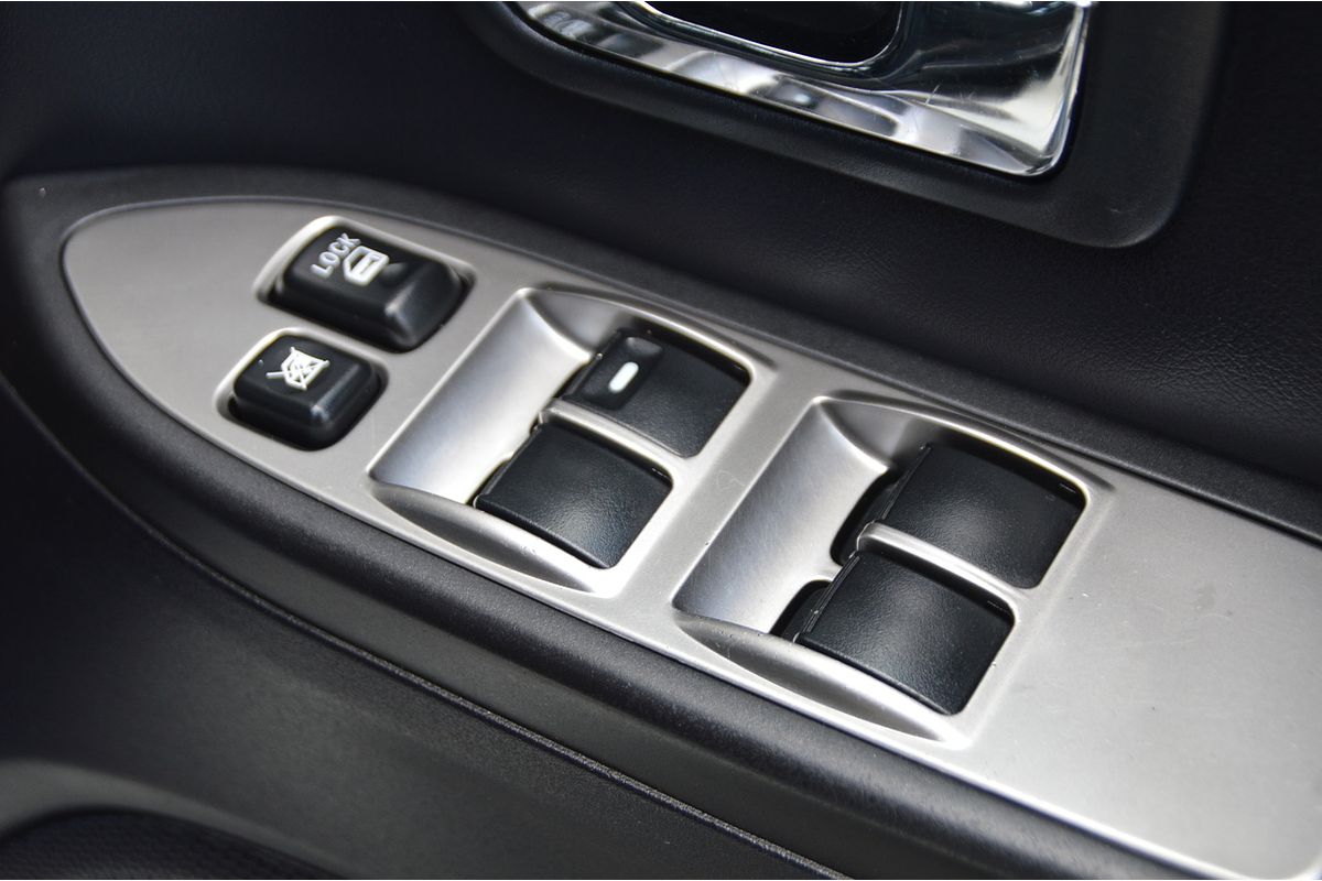 2010 Mitsubishi Pajero Exceed NT