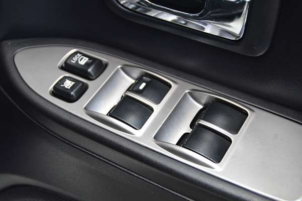 2010 Mitsubishi Pajero Exceed NT