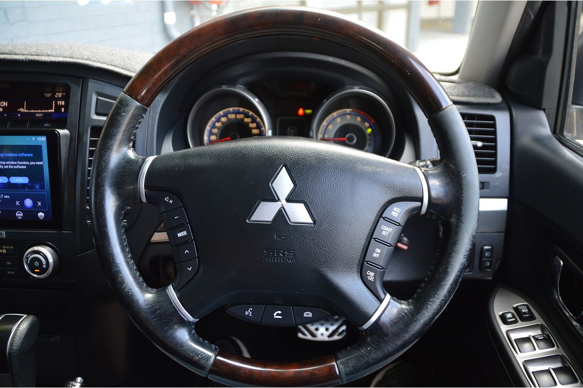 2010 Mitsubishi Pajero Exceed NT