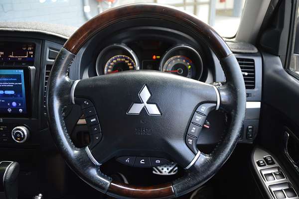 2010 Mitsubishi Pajero Exceed NT