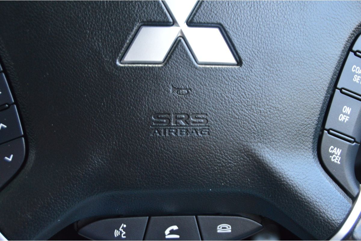 2010 Mitsubishi Pajero Exceed NT