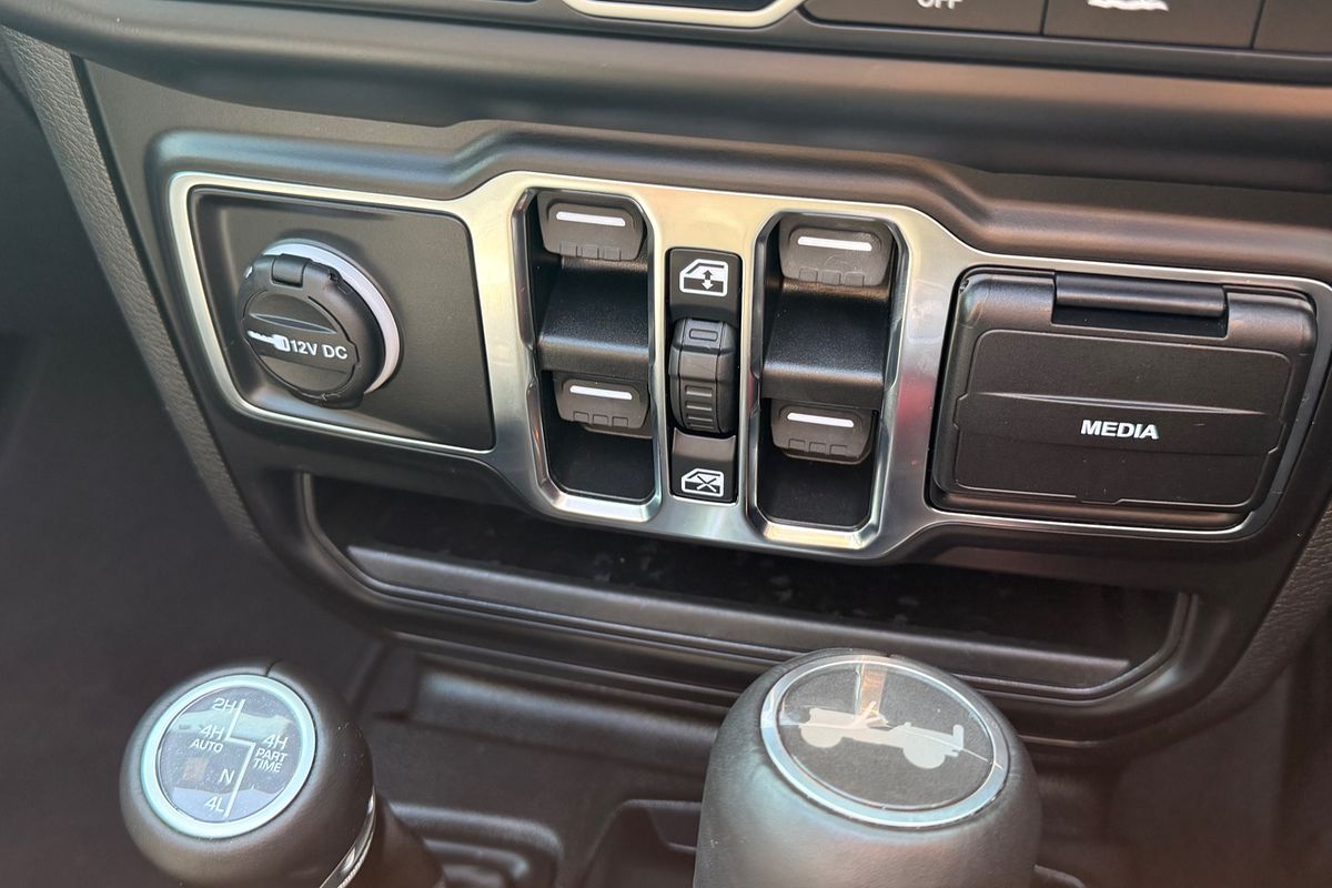 2023 Jeep Wrangler Unlimited Overland JL