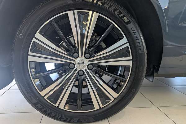 2021 Volvo XC60 B5 Inscription