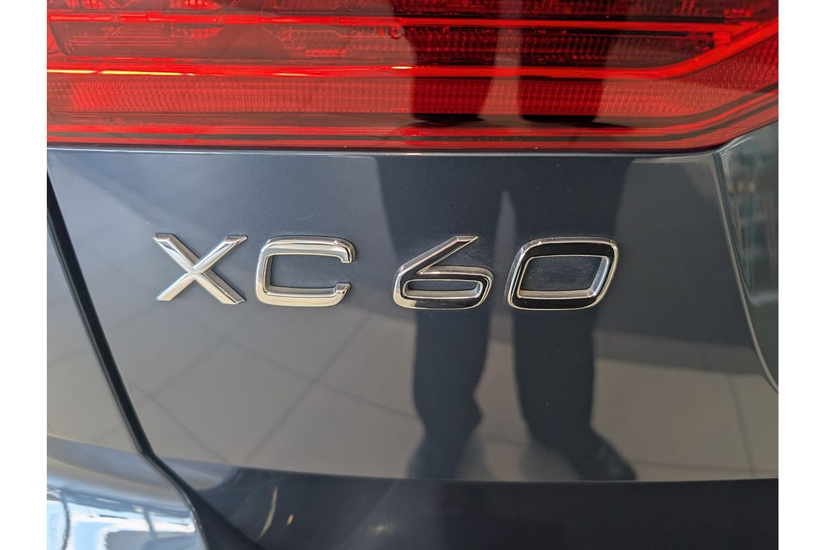 2021 Volvo XC60 B5 Inscription
