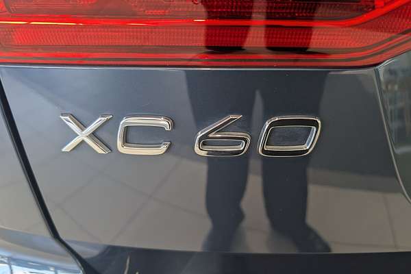 2021 Volvo XC60 B5 Inscription
