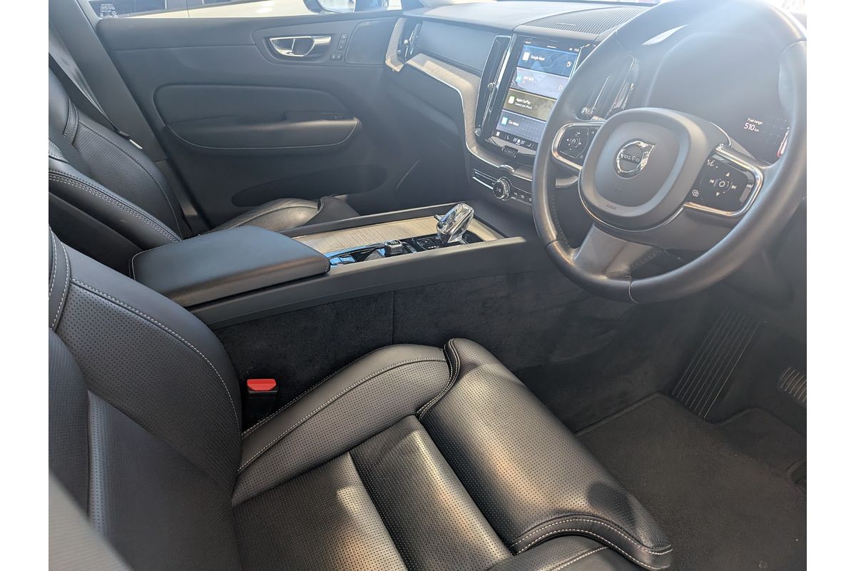 2021 Volvo XC60 B5 Inscription