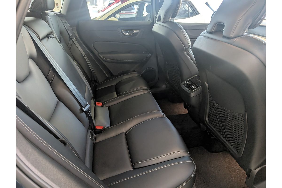 2021 Volvo XC60 B5 Inscription