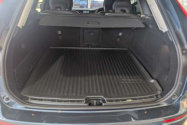 2021 Volvo XC60 B5 Inscription