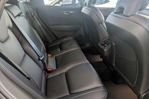 2021 Volvo XC60 B5 Inscription