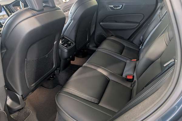 2021 Volvo XC60 B5 Inscription
