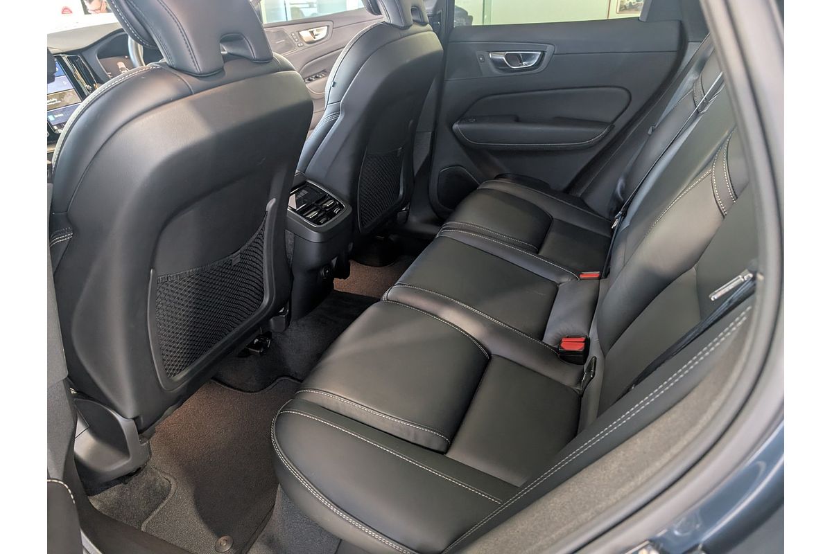 2021 Volvo XC60 B5 Inscription