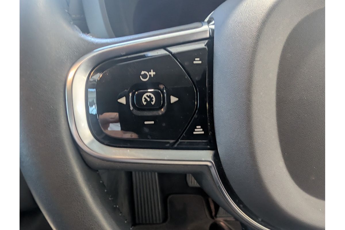 2021 Volvo XC60 B5 Inscription