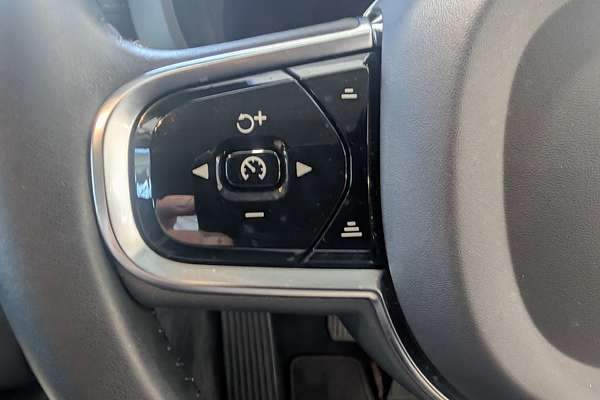2021 Volvo XC60 B5 Inscription