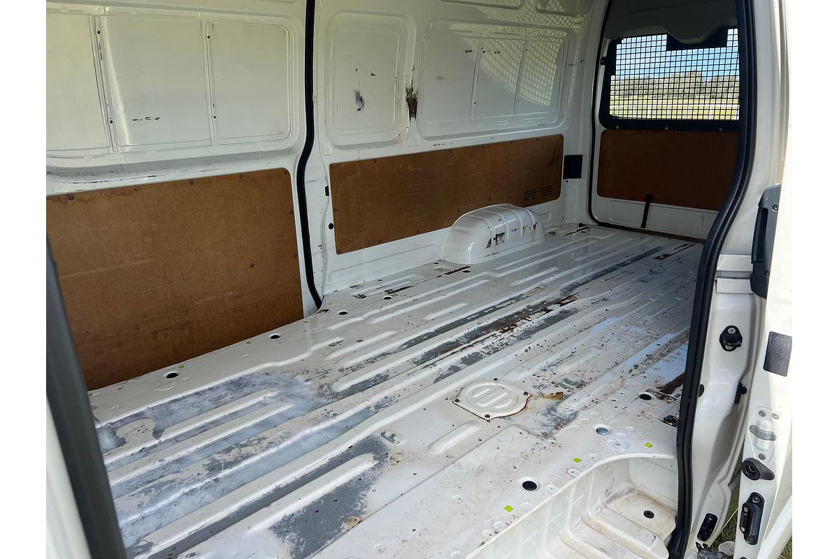 2015 Toyota Hiace KDH221R ELWB