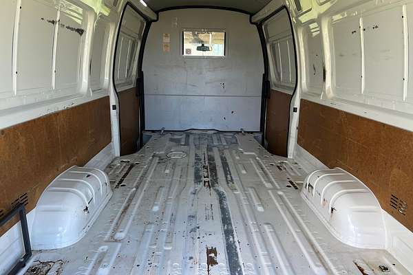 2015 Toyota Hiace KDH221R ELWB
