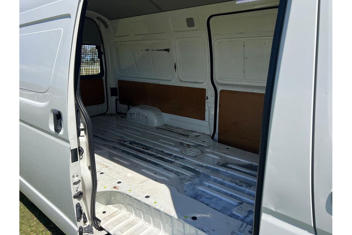 2015 Toyota Hiace KDH221R ELWB