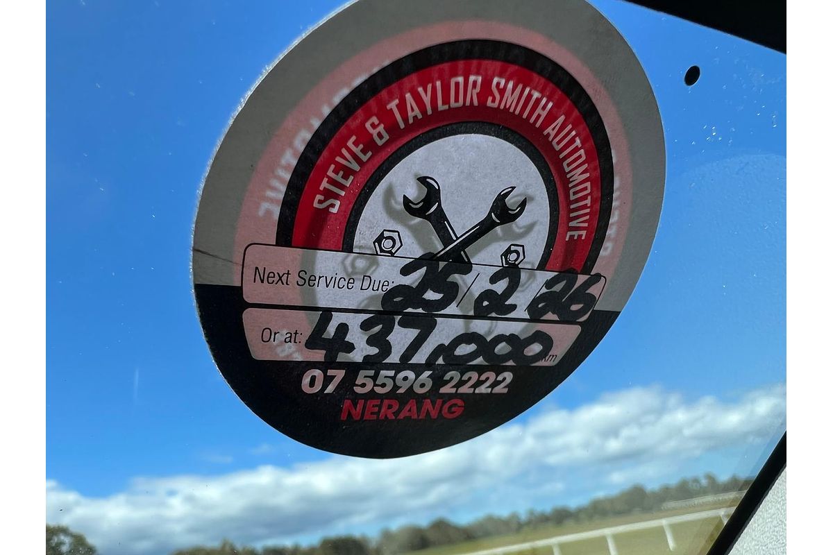 2015 Toyota Hiace KDH221R ELWB