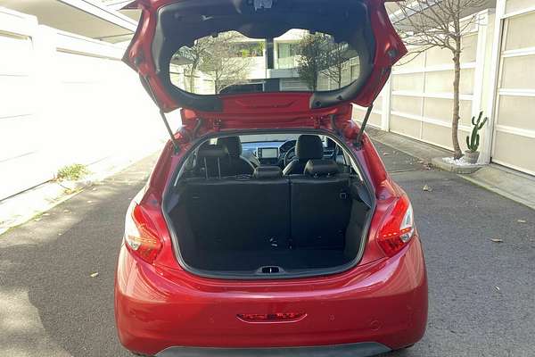 2014 Peugeot 208 Allure Premium A9