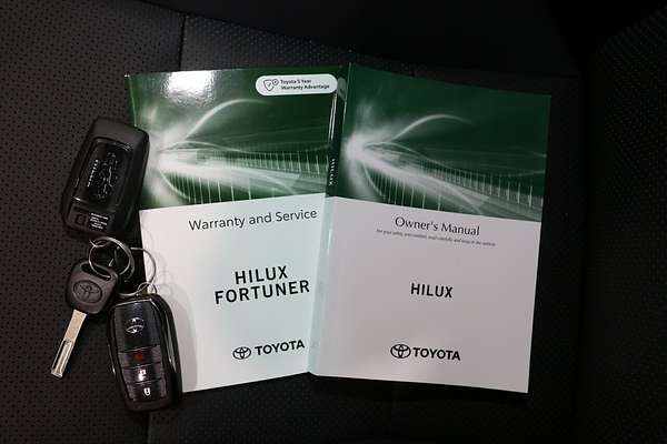 2025 Toyota Hilux Rogue 48V GUN126R 4X4