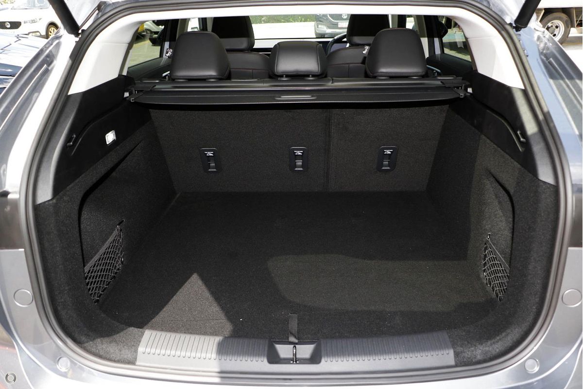 2025 MG HS Essence AS33