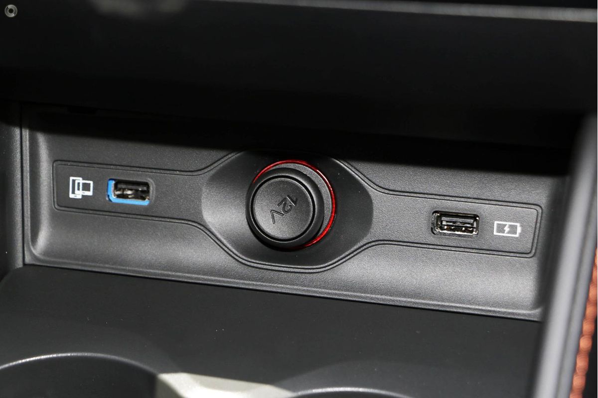 2025 MG HS Essence AS33