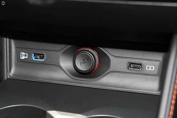 2025 MG HS Essence AS33